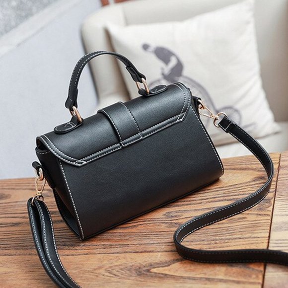 Luxury Designer Lady Flap Sling Bag | Casual bags - Picture 3 of 4